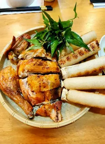 Hình ảnh gà nướng 1/2 con + cơm lam 