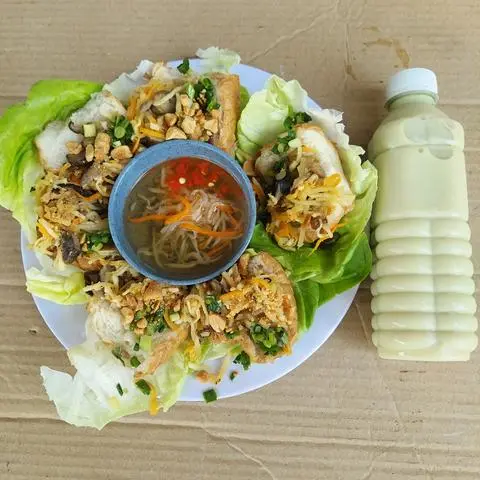 Hình ảnh Combo 1 Bánh Mì Hấp và 1 Chai Sữa Đậu Nành 330ml