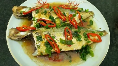 Hình ảnh Cơm cá Bạc Má kho hành ớt
