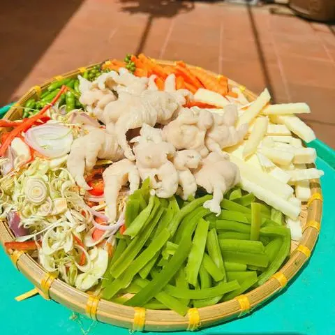 Hình ảnh Chân Gà Ngâm Tiến Vua Rau Củ - Hủ