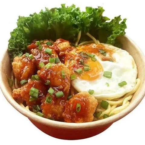 Hình ảnh Mì trộn gà viên trứng chiên sốt Hàn Quốc