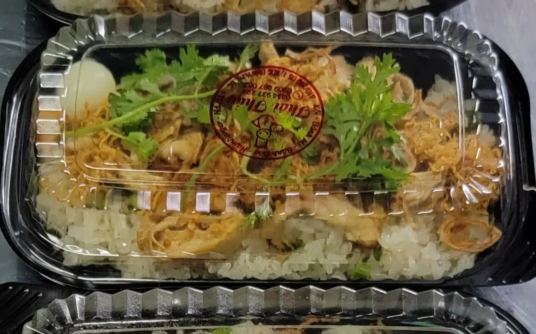 Hình ảnh xôi gà xé hộp nhỏ 