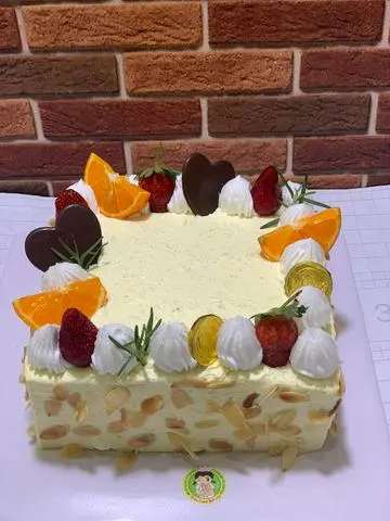 Hình ảnh Bánh kem bắp 20cm ( mẫu ngẫu nhiên)