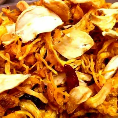 Hình ảnh Khô gà bơ tỏi 100g