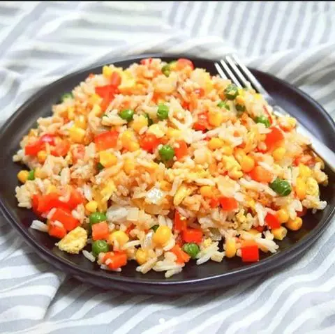 Hình ảnh Cơm chiên thái hải sản