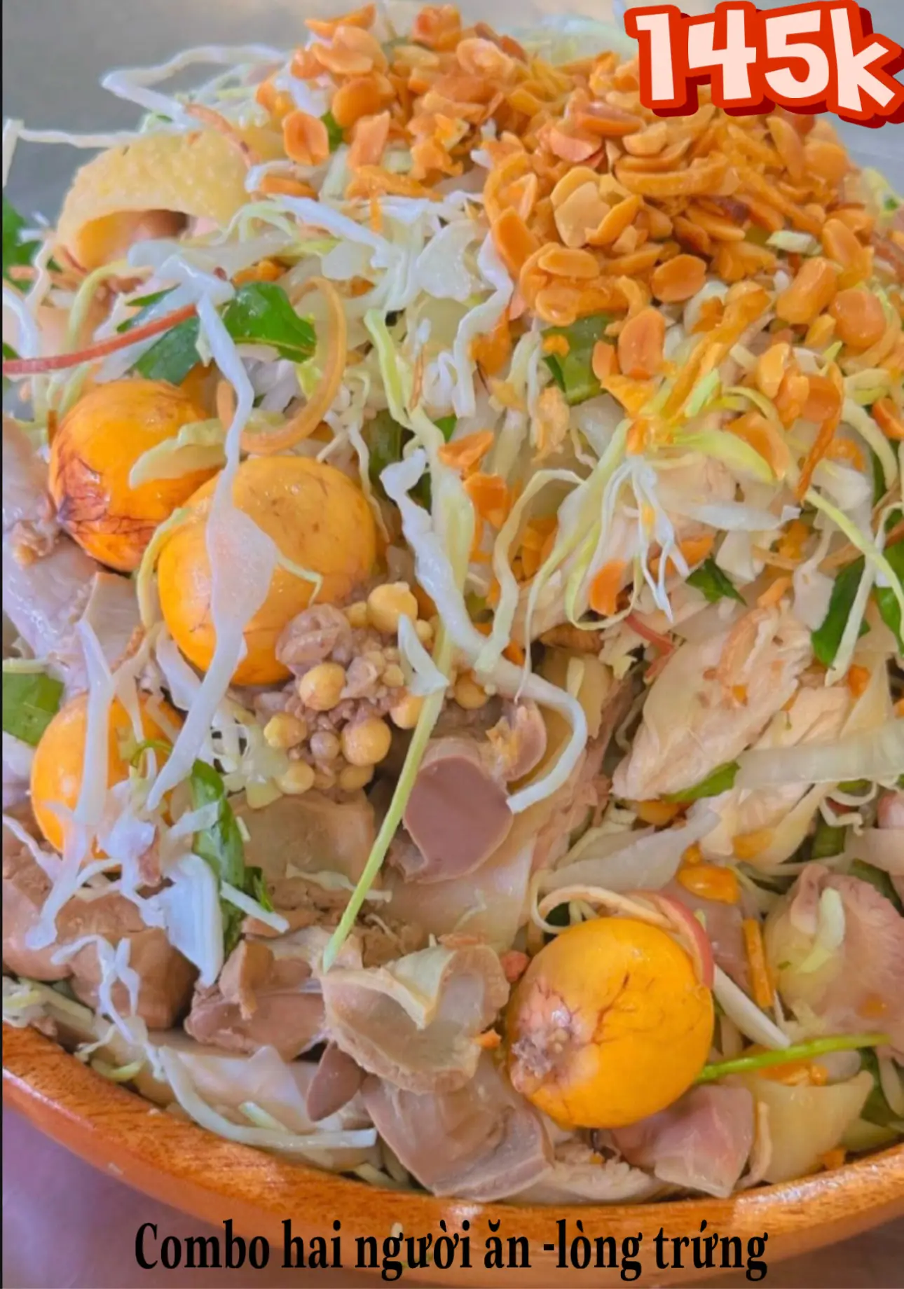 Hình ảnh Gà chặt gỏi nguyên con - cháo lớn