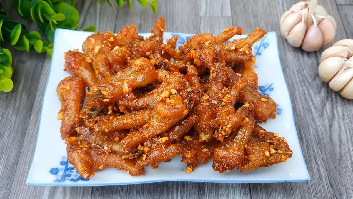 Hình ảnh Chân gà chiên mắm