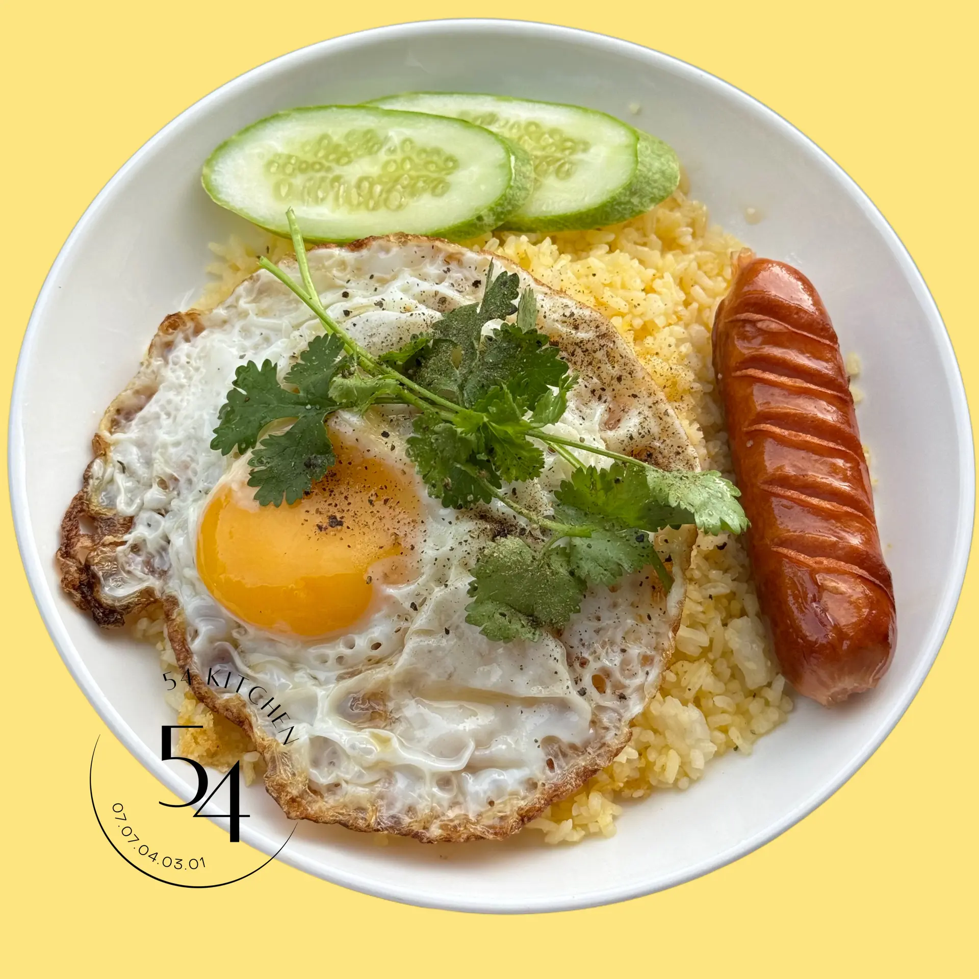Hình ảnh Cơm chiên xúc xích trứng