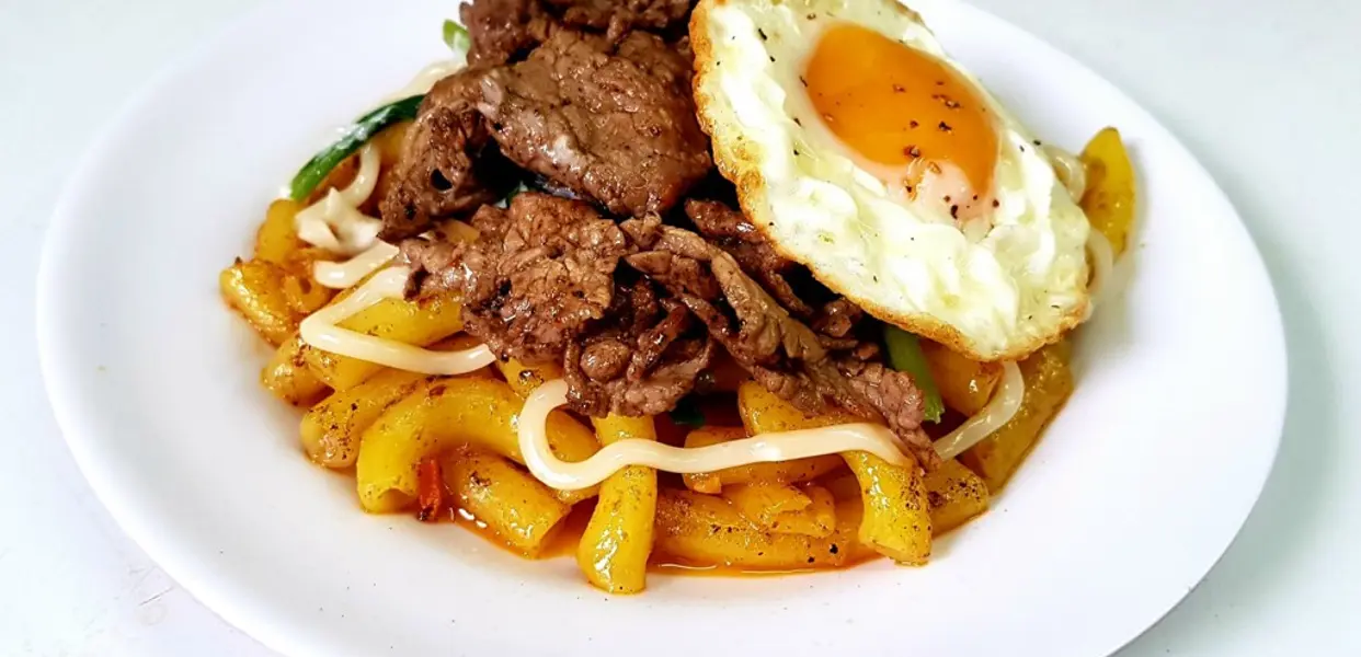 Hình ảnh Nui xào bò trứng