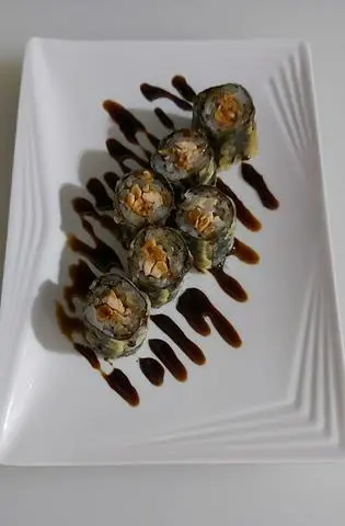 Hình ảnh Sushi cá hồi chiên tem