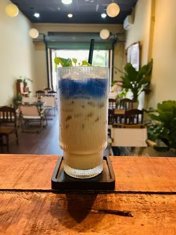 Hình ảnh Trà sữa trân châu hoa đậu biếc