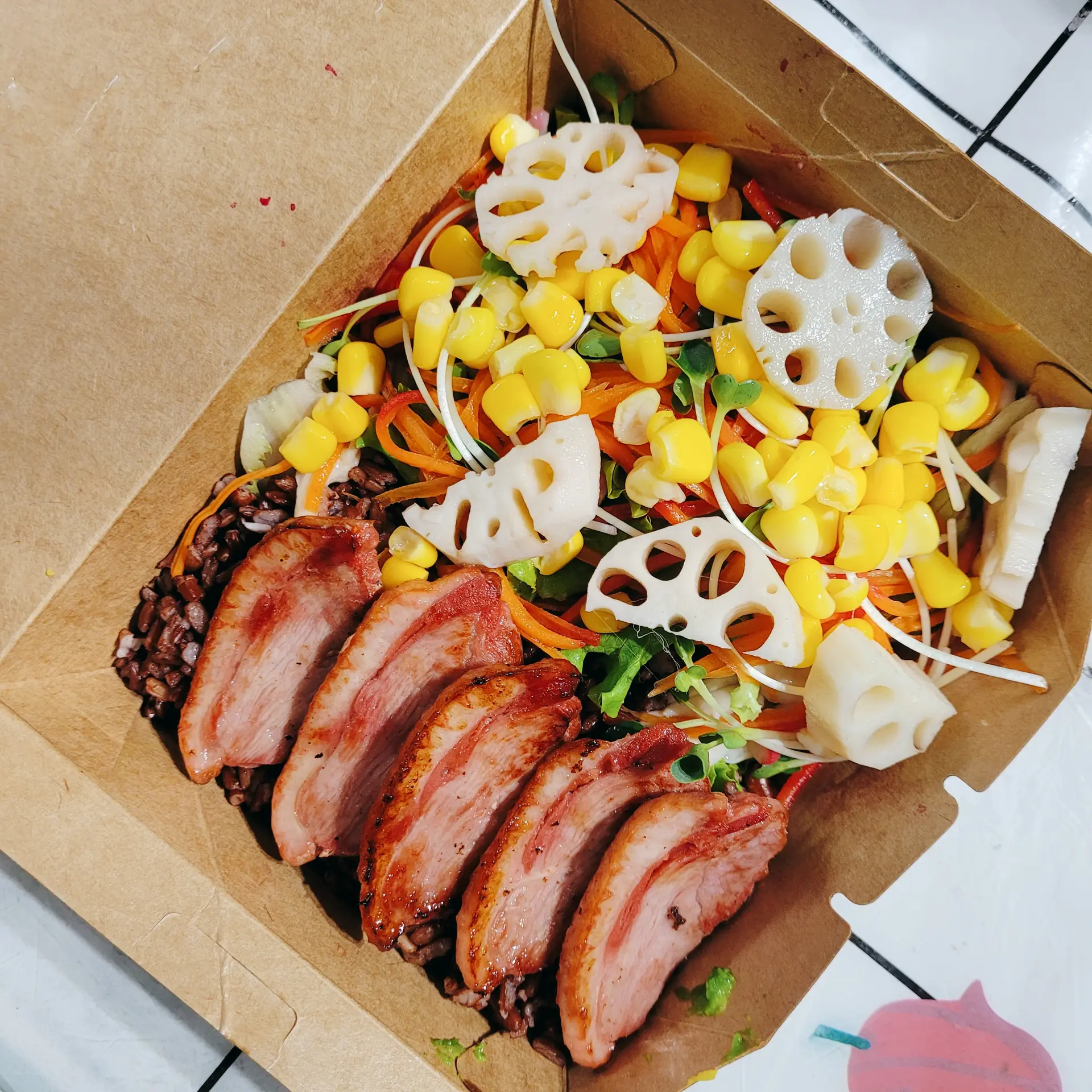 Hình ảnh Goose breast - salad box