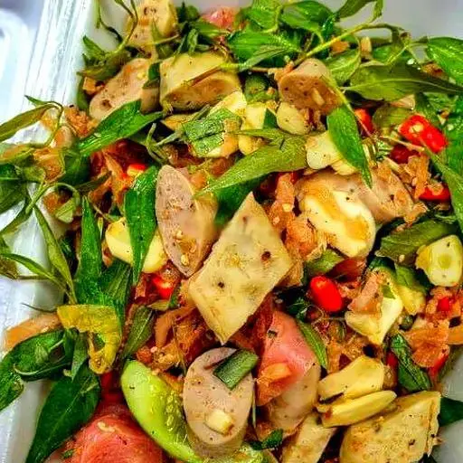 Hình ảnh Tré trộn chả nem cóc xoài