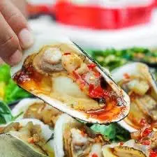 Hình ảnh Sò dẹo nướng muối tôm ớt