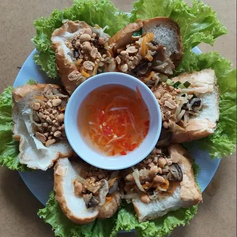 Hình ảnh Bánh Mì Hấp Chay Đặc Biệt