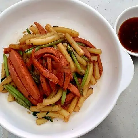 Hình ảnh Nui xào xúc xích