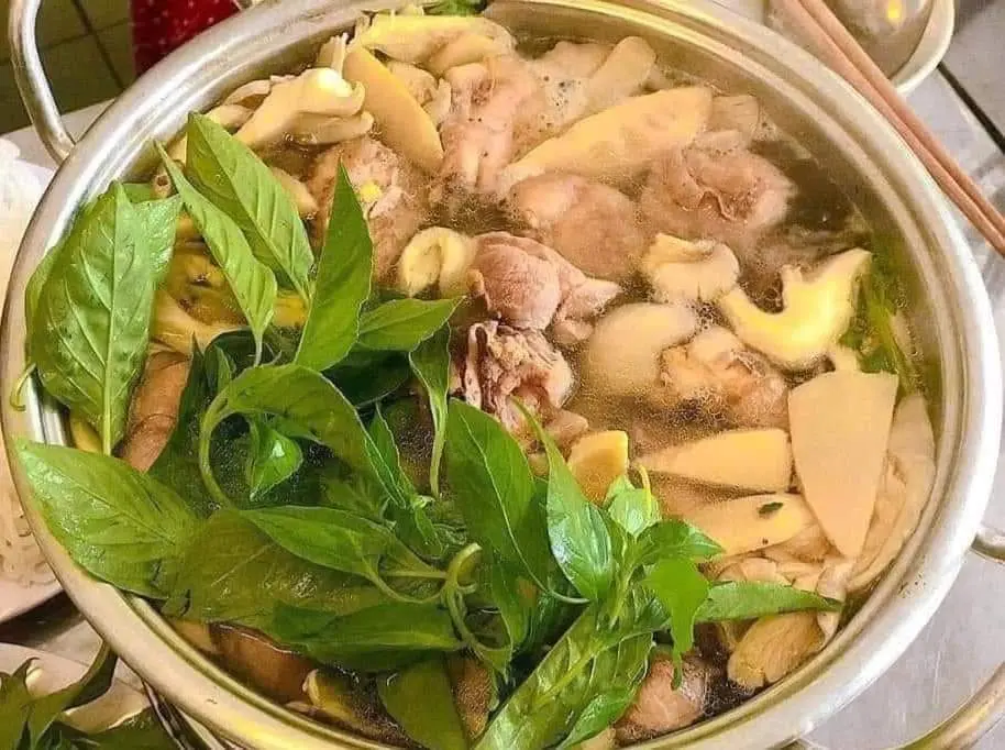 Hình ảnh lẩu gà lá é lớn