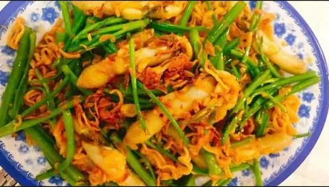 Hình ảnh Ốc Móng Tay Xào Mì