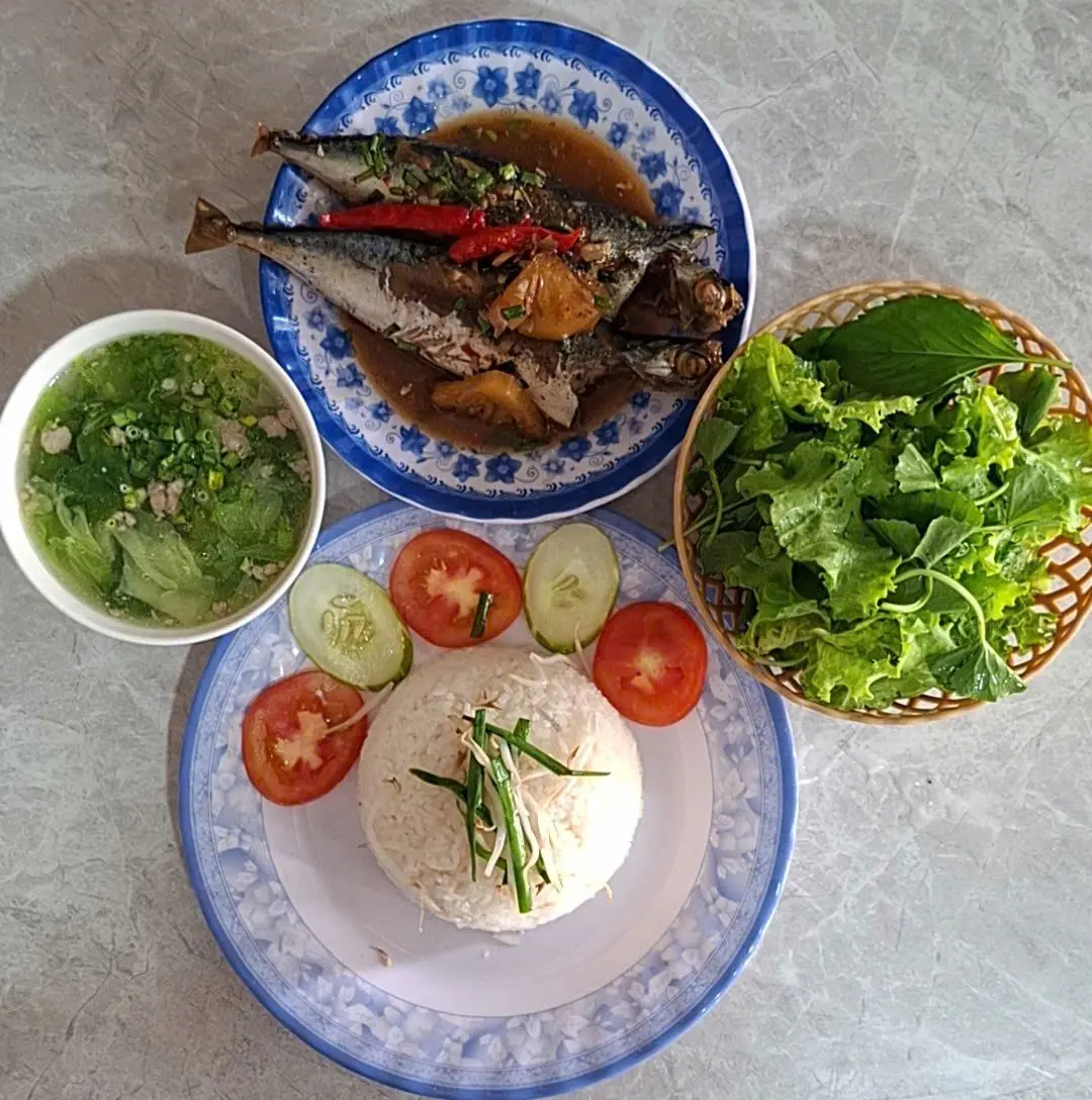 Hình ảnh Cơm cá nục kho thơm(cà)