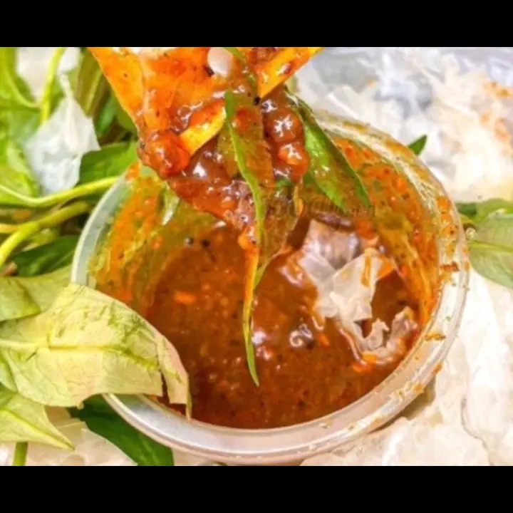 Hình ảnh Bánh tráng dẻo phơi sương chấm sốt me
