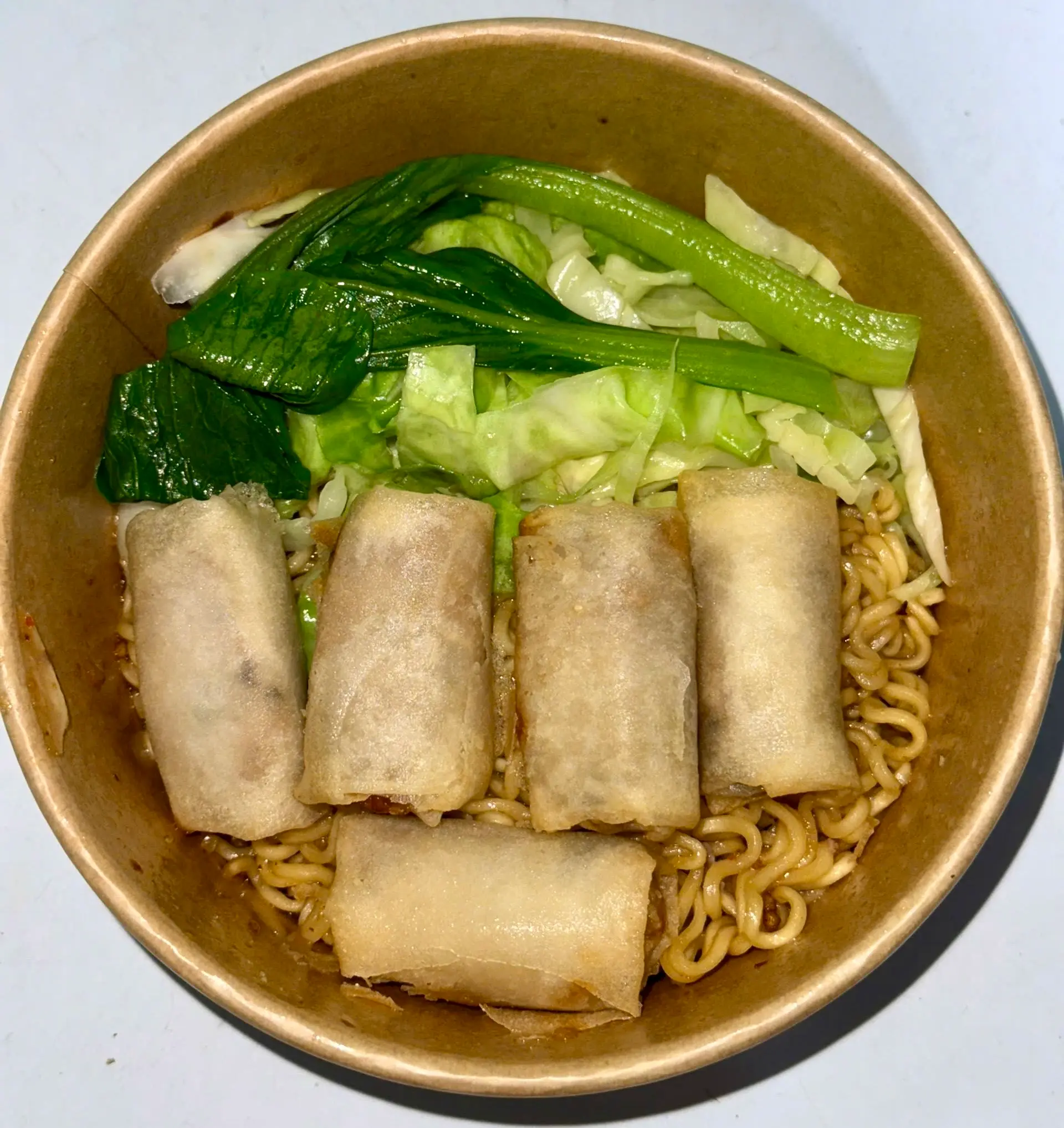 Hình ảnh mì trộn chả giò tôm thịt