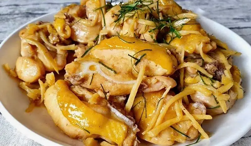 Hình ảnh Cơm gà kho gừng