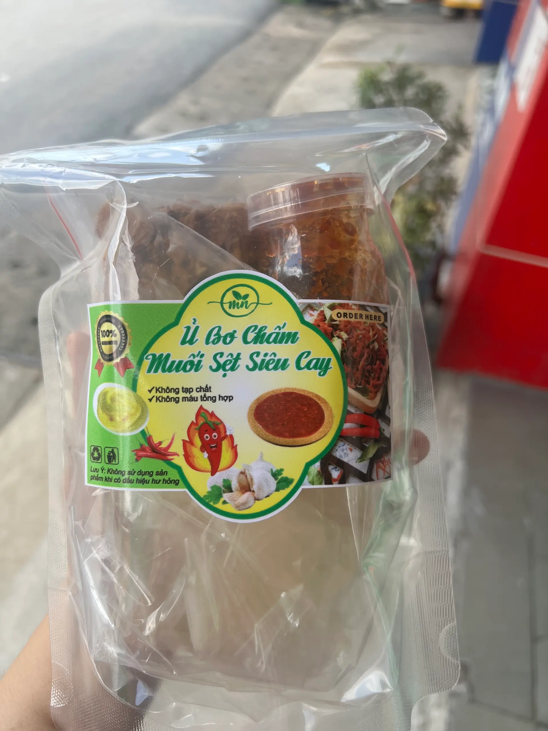 Hình ảnh bánh ủ bơ chấm muối sệt