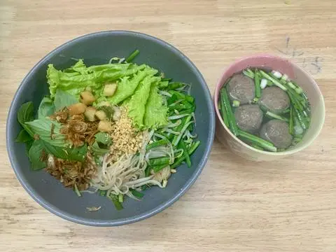 Hình ảnh MÌ TRỘN BÒ VIÊN CHAY