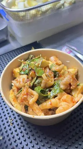 Hình ảnh Chân gà sốt Thái Na Na phần nhỏ