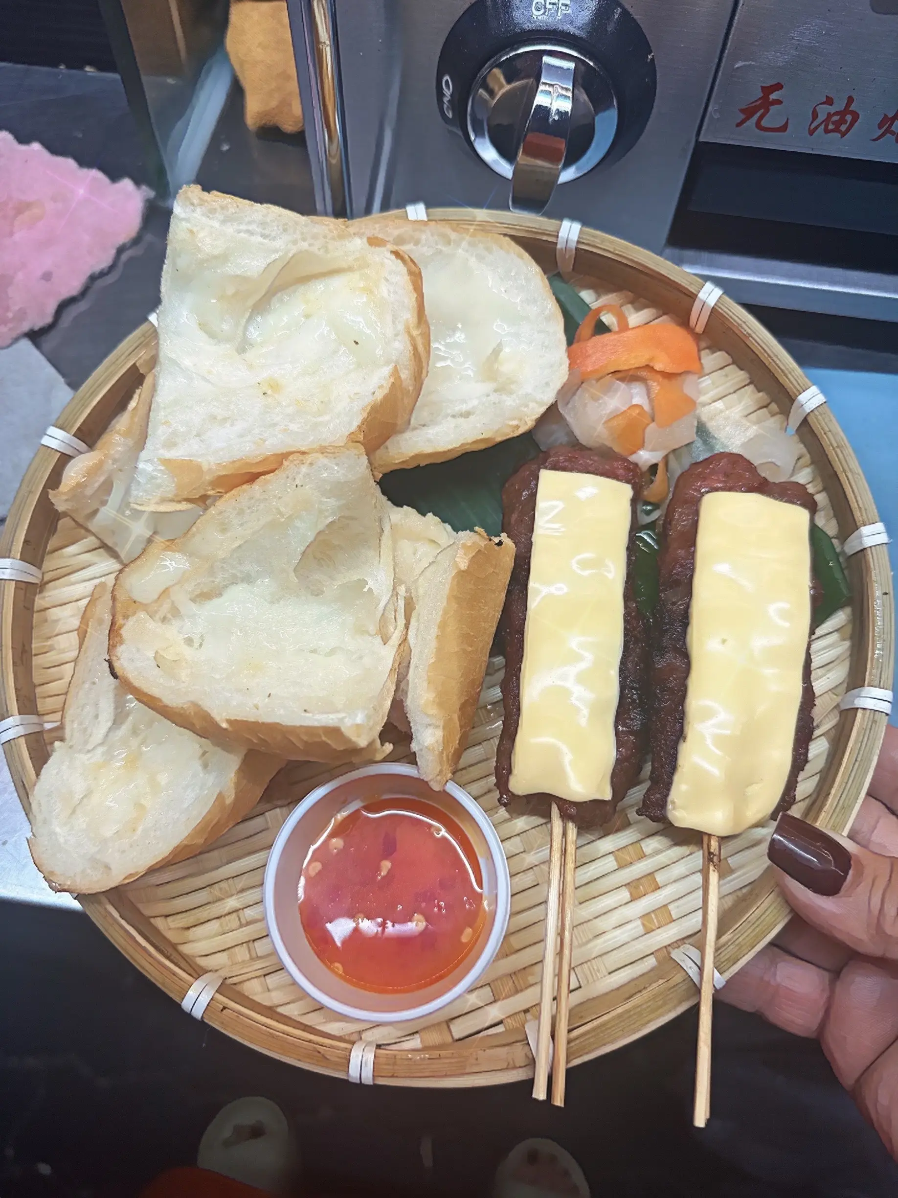 Hình ảnh Combo 2 Bò nướng phô mai Thái lan  - 1 bánh mì bơ nướng
