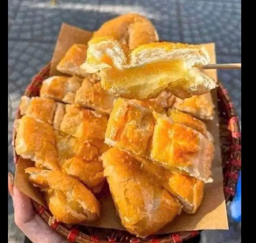 Hình ảnh Bánh mì bơ mật ong