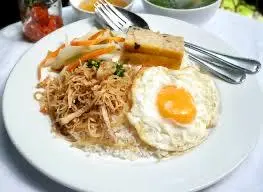 Hình ảnh cơm bì chả ốp la 