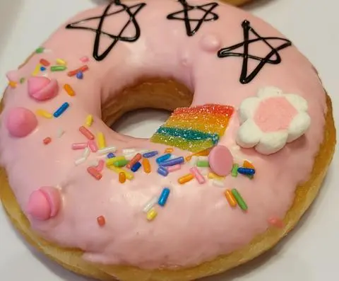 Hình ảnh Donut dâu