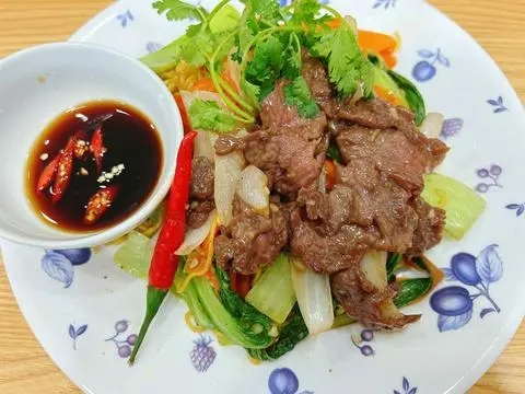 Hình ảnh nui xào bò