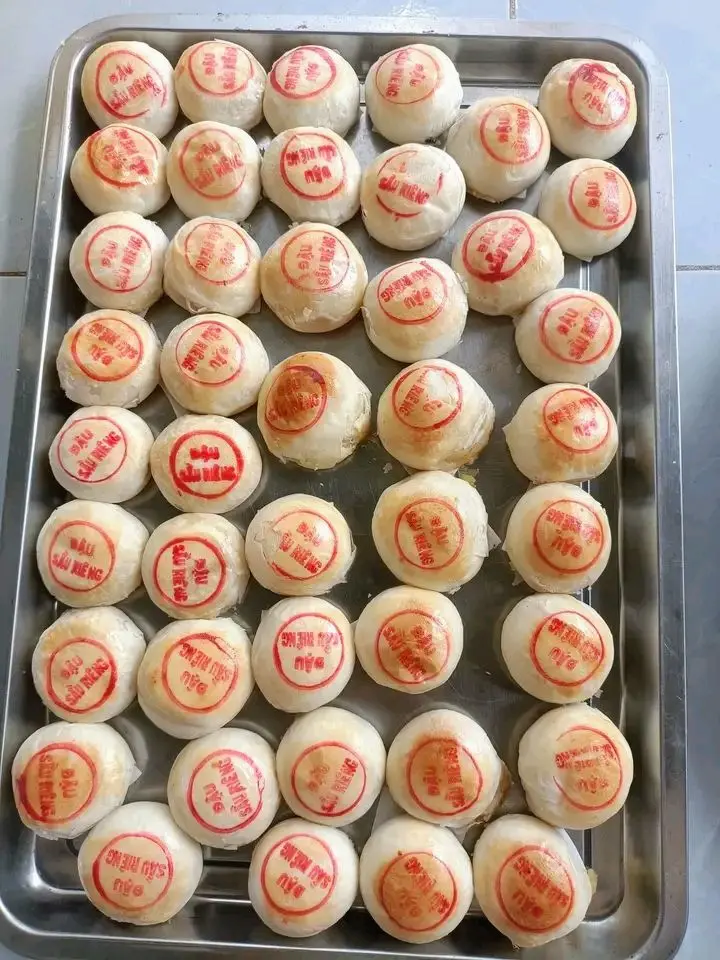 Hình ảnh bánh pía môn sầu riêng 10 bánh 
