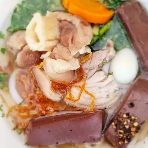 Hình ảnh Hủ tiếu thập cẩm có xương