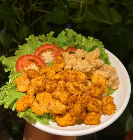 Hình ảnh Crunchy Clucks/ Sụn Gà Chiên