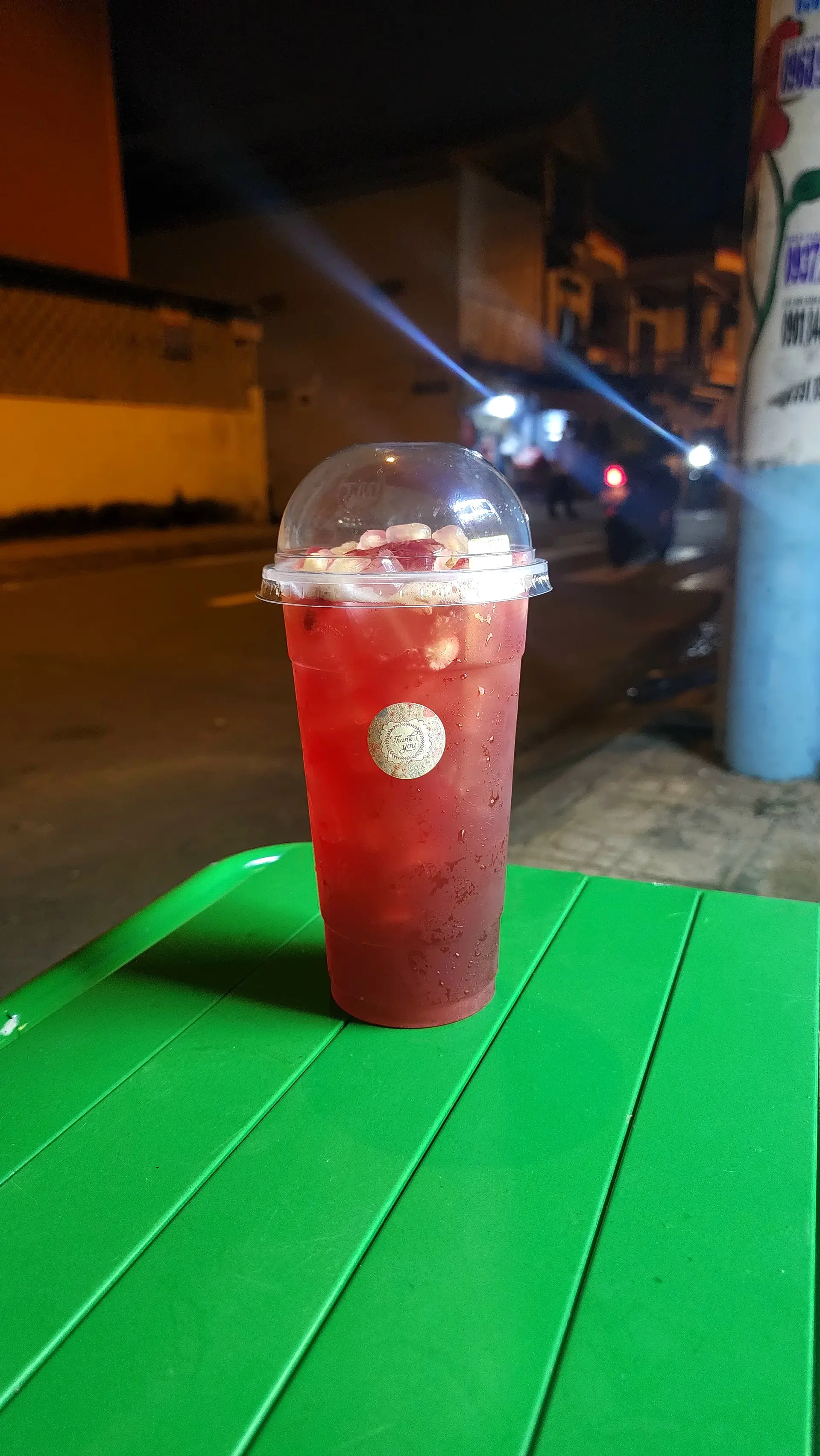 Hình ảnh Trà lựu hoàng kim topping lựu tươi (L)