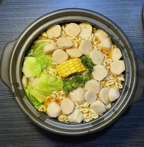 Hình ảnh Mì cay cá viên ( như hình )