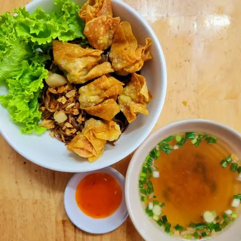 Hình ảnh Hủ Tiếu Khô Hoành Thánh Chiên - size Lớn (Flash Sale 59->42K) T6/2025