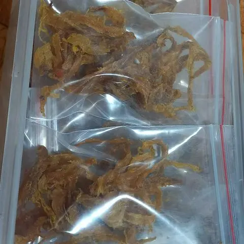 Hình ảnh bánh tráng muối đen