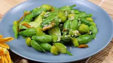 Hình ảnh Bí nụ xào bò