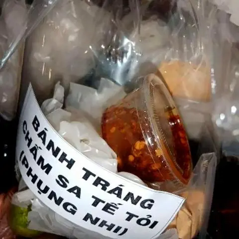 Hình ảnh 10 bịch bánh tráng chấm