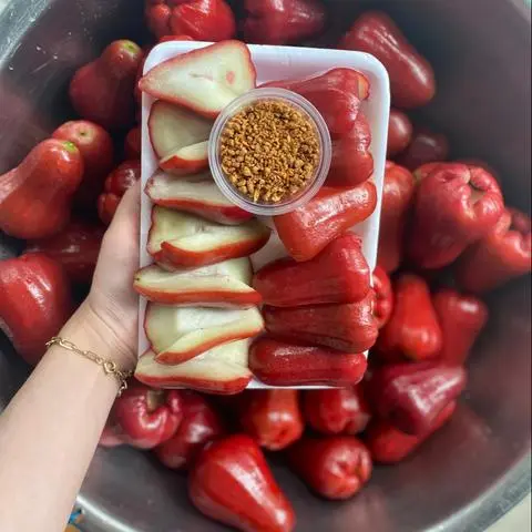 Hình ảnh Mận chấm muối tôm