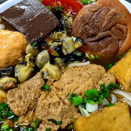 Hình ảnh Bún Giò Heo Mọc Ốc