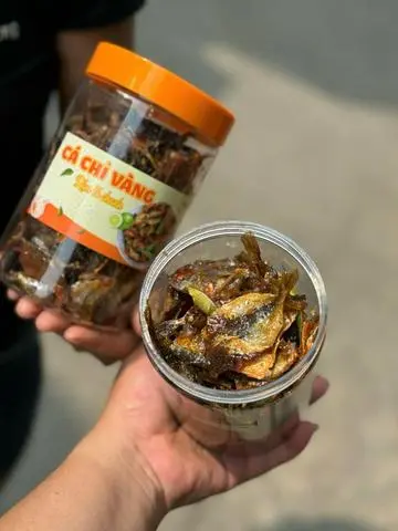 Hình ảnh Cá Chỉ Vàng Rim Lá Chanh 300g