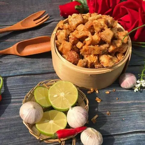 Hình ảnh Tóp mỡ, da giòn rang muối Hongkong