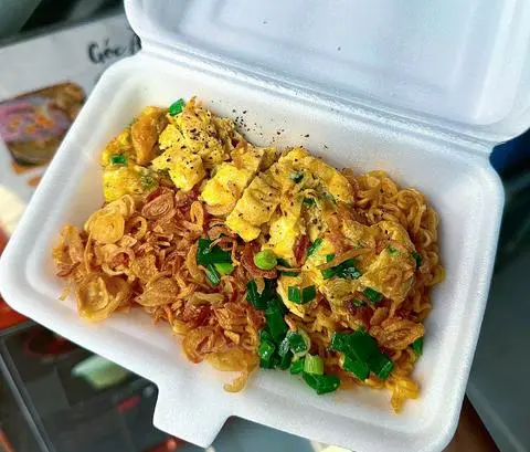 Hình ảnh Mì Trộn Trứng Chiên