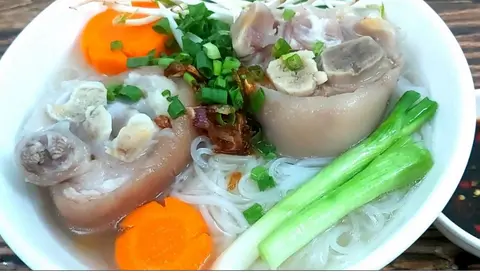 Hình ảnh Mì Tươi Giò Heo 