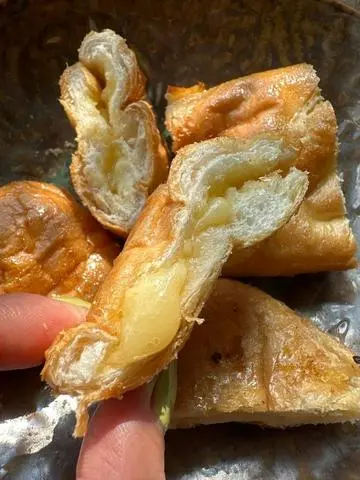 Hình ảnh Bánh mì bơ mật ong